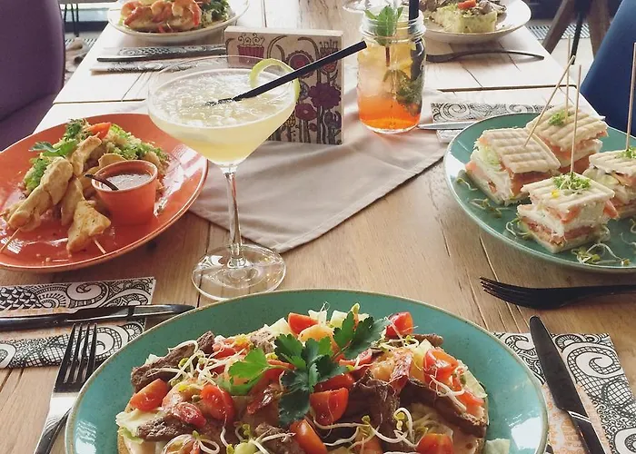 Cubo Sport & Art Hotel 3*