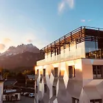 Cubo Sport & Art Hotel 3*