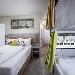 Cubo Sport & Art Hotel 3*